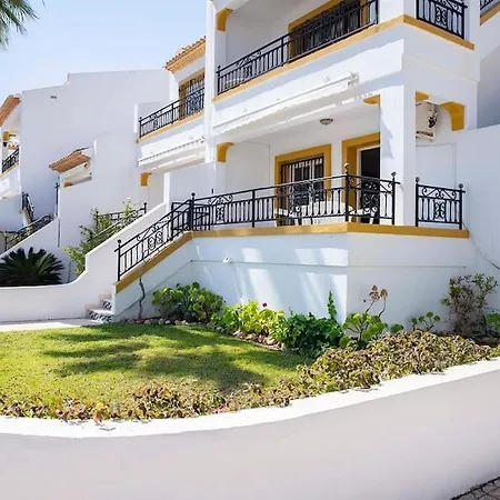 Ground Floor 2 Bed With Garden & Communal Pool Appartement