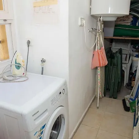 Appartement Ground Floor 2 Bed With Garden & Communal Pool