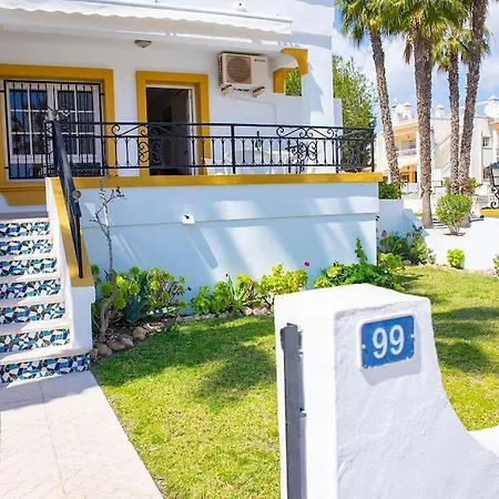 Appartement Ground Floor 2 Bed With Garden & Communal Pool
