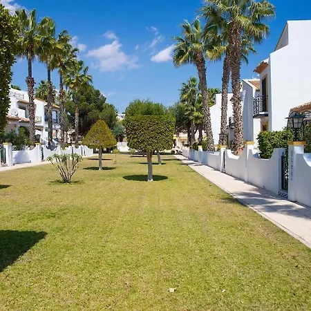 Ground Floor 2 Bed With Garden & Communal Pool * Villamartin (Valencia)