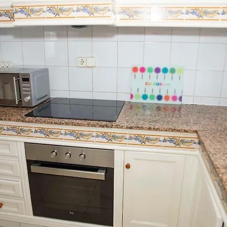 Appartement Ground Floor 2 Bed With Garden & Communal Pool *