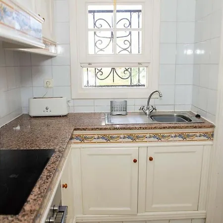 Ground Floor 2 Bed With Garden & Communal Pool Villamartin (Valencia)